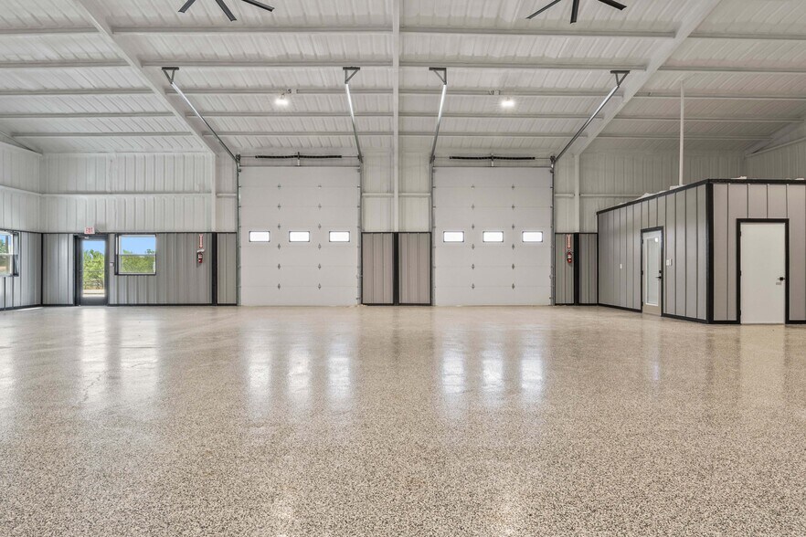 More Photos Of 2036 Seaborn Road Building 3 Suite A, Ponder Warehouse For Lease
