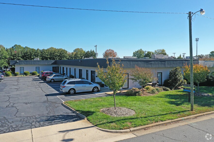 More Photos Of 1411 Plaza West Rd, Winston-Salem Medical For Lease