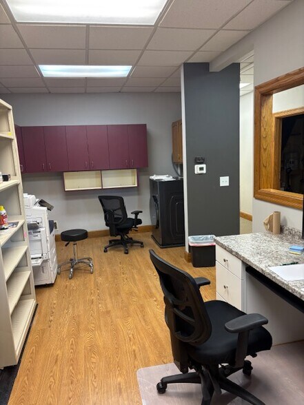 More Photos Of 6490 Main St, Buffalo Office For Sale