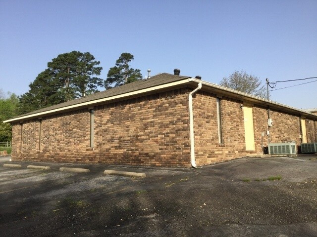 More Photos Of 1102 S Mena St, Mena Medical For Lease