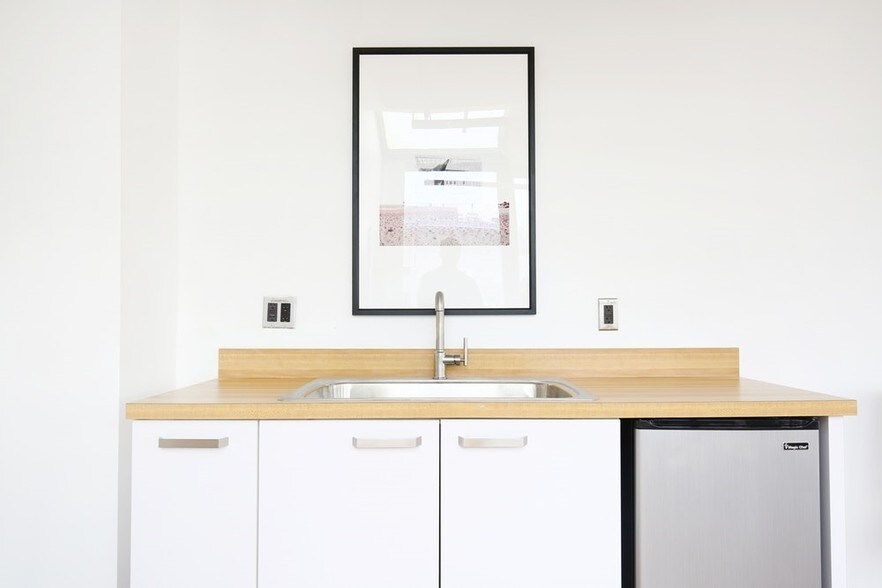 More Photos Of 225 Friend St, Boston Office For Lease