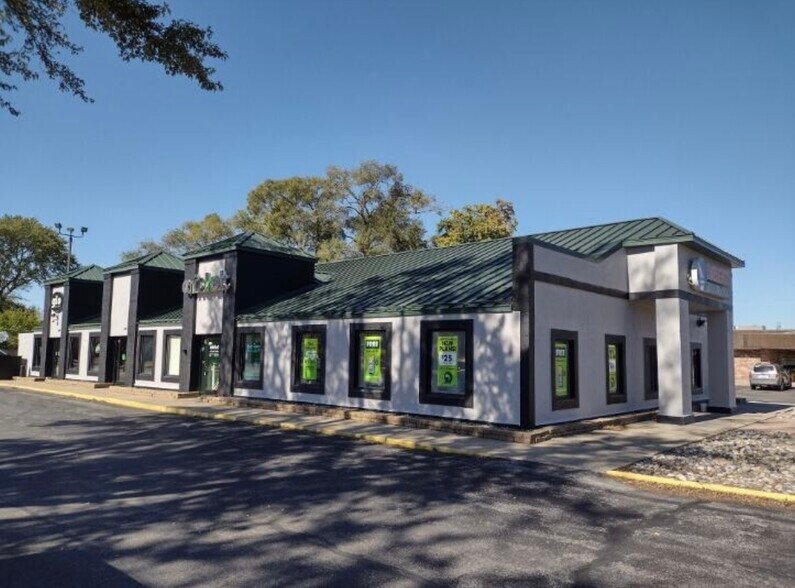 More Photos Of 2881 Henry St, Muskegon Storefront Retail Office For Lease