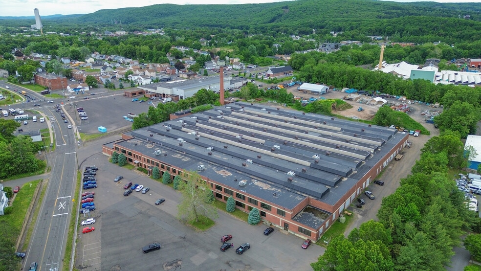 More Photos Of 50 Emmett St, Bristol Manufacturing For Lease