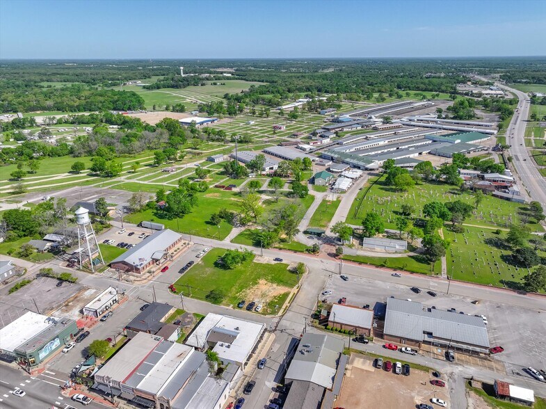 More Photos Of 175 N Capitol St, Canton General Retail For Sale