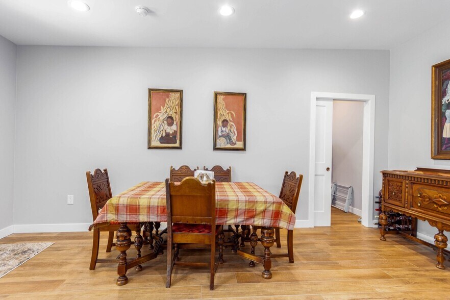 More Photos Of 207 E Monterey Way, Phoenix Office Residential For Sale