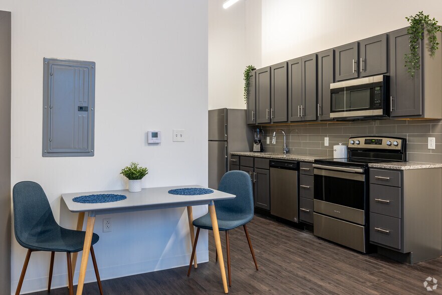 More Photos Of 1100 N 2nd St, Leavenworth Apartments For Sale