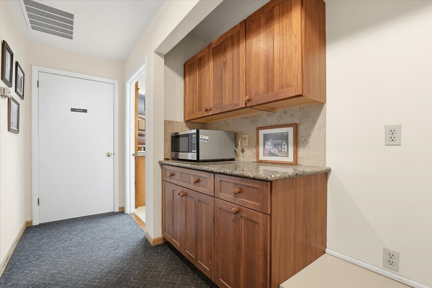 More Photos Of 647 Route 739, Lords Valley Office For Sale