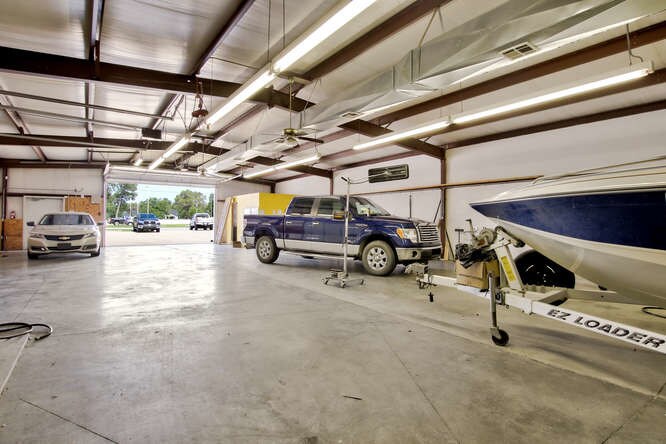 More Photos Of 1919 W Central Ave, El Dorado Warehouse For Sale