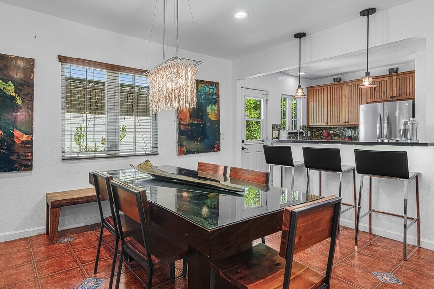 More Photos Of 520 Chuckwalla Rd, Palm Springs Apartments For Sale