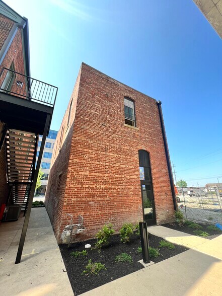 More Photos Of 11671 Maple St, Fishers Apartments For Lease