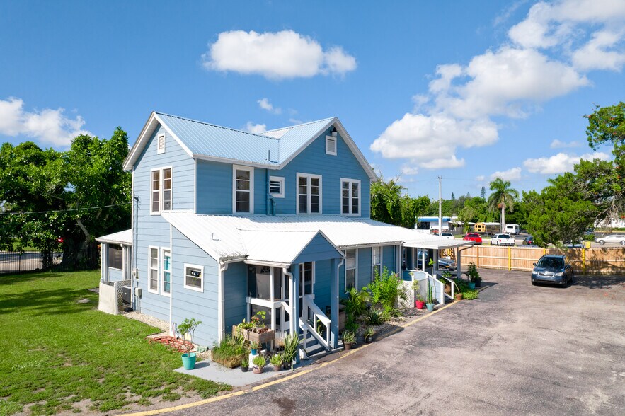 More Photos Of 1827 9th St W, Bradenton Auto Dealership For Sale