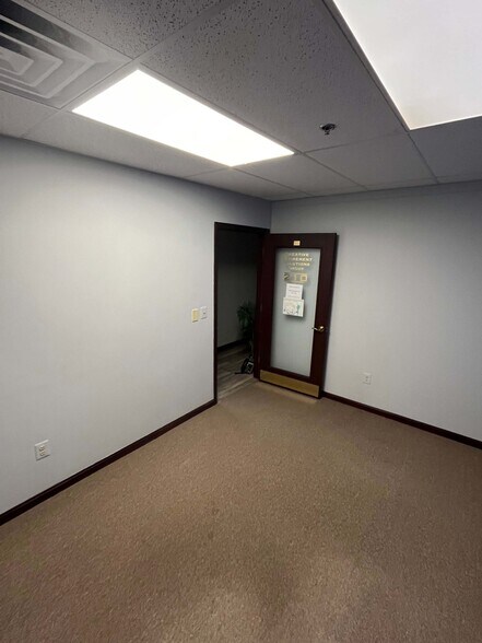 More Photos Of 13810-13854 Lakeside Cir, Sterling Heights Storefront Retail Office For Lease