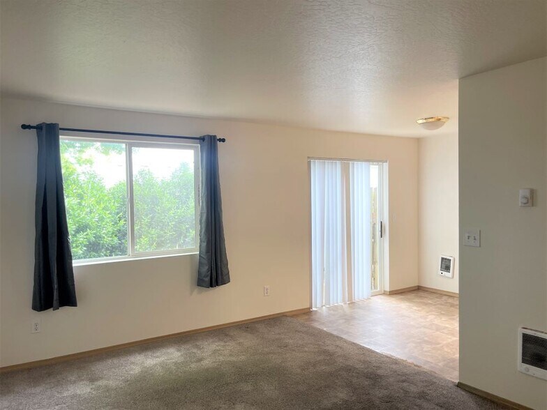 More Photos Of 615-629 Elliott Rd, Newberg Apartments For Sale