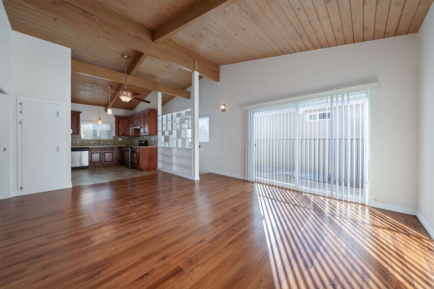 More Photos Of 2014-2016 Peyton Ave, Burbank Apartments For Sale