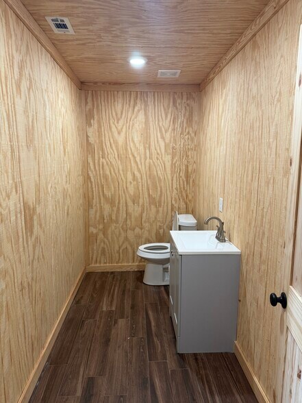 More Photos Of 14359 State Highway 31 E, Brownsboro Warehouse For Sale