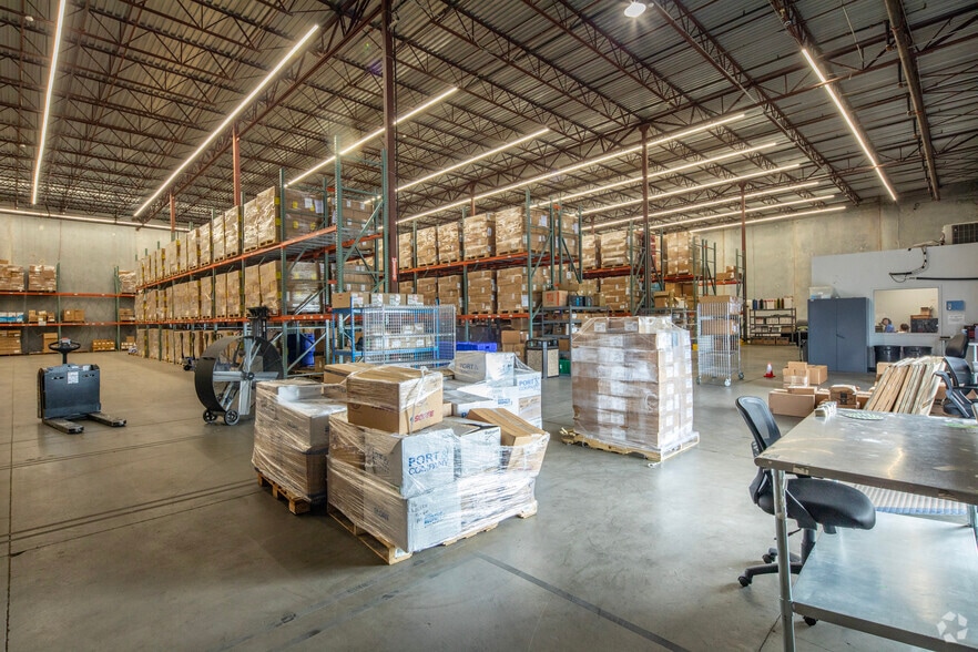 More Photos Of 5035 W Hillsborough Ave, Tampa Warehouse For Lease