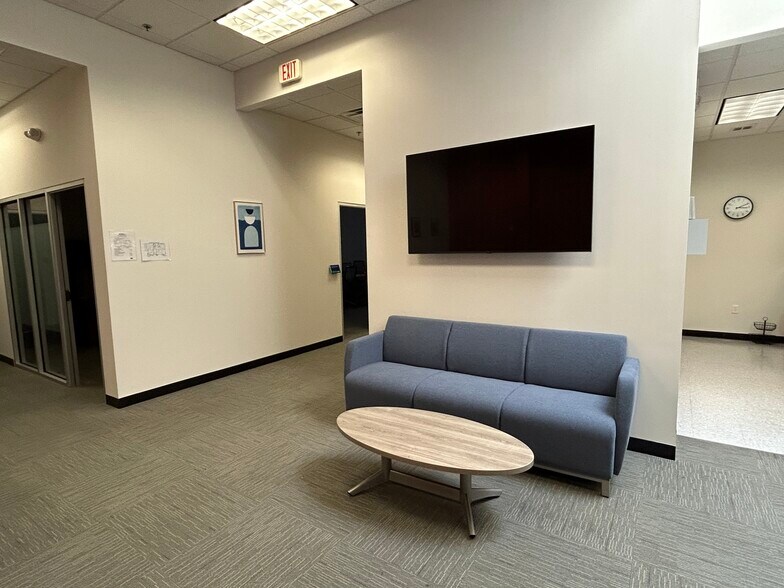 More Photos Of 38-72 Cummings Park, Woburn Light Manufacturing For Lease