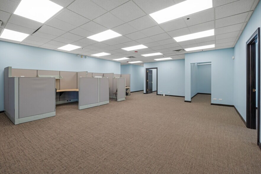More Photos Of 1477 Barclay Blvd, Buffalo Grove Office For Sale