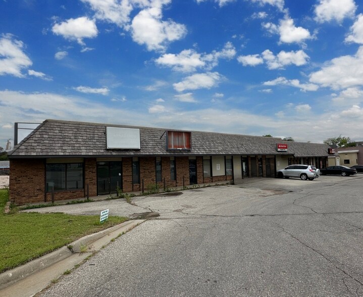 Primary Photo Of 109-121 E Plaza DR, Mulvane Freestanding For Sale
