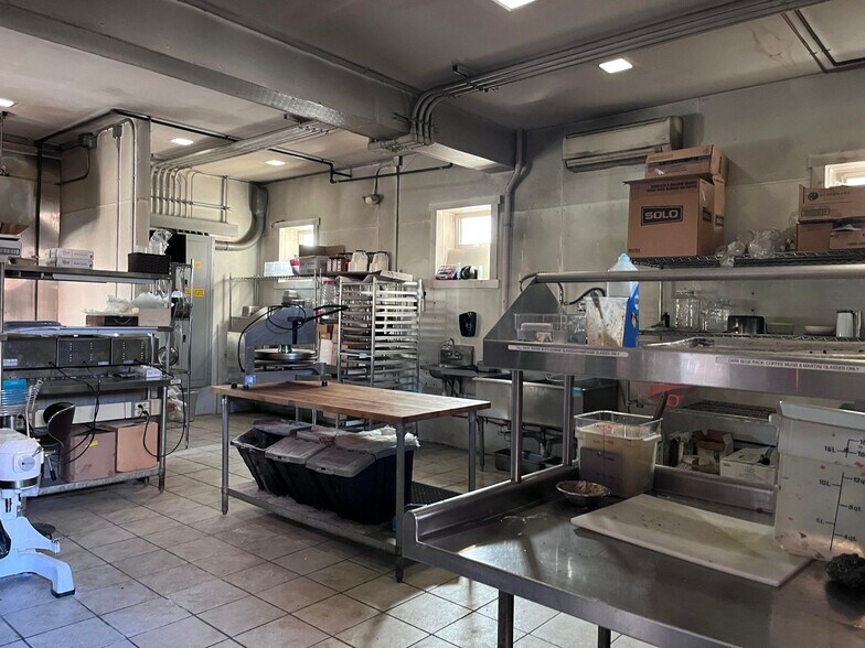 More Photos Of 18 Village Green Way, Southwest Harbor Restaurant For Lease