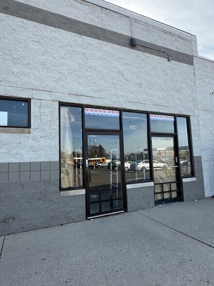 More Photos Of 1812-1816 S Limestone St, Springfield Freestanding For Lease