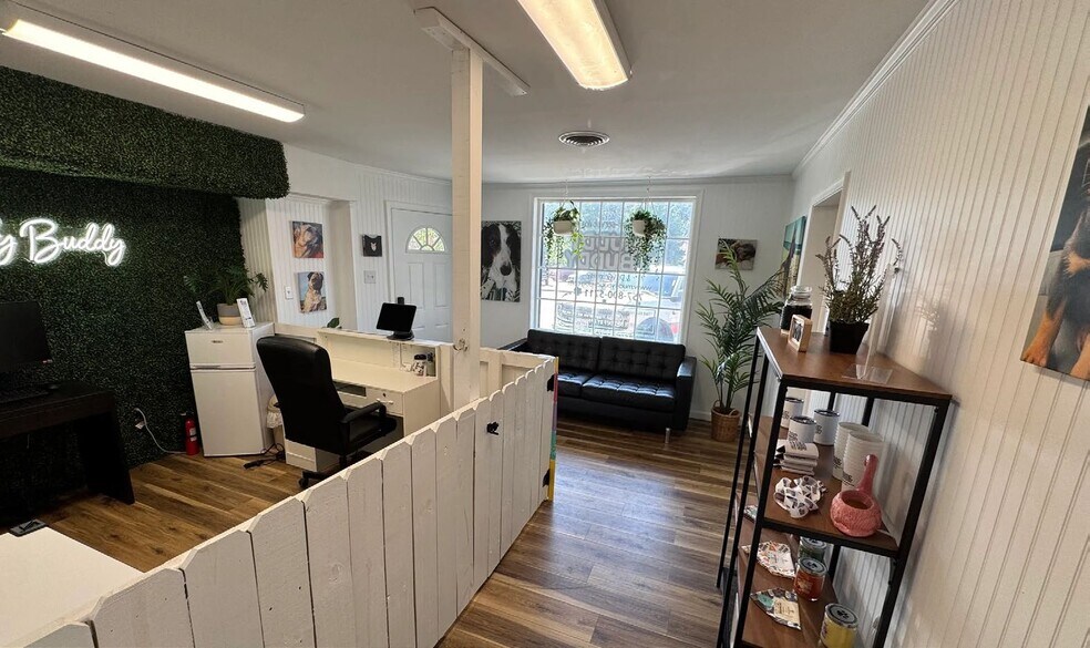 More Photos Of 307-311 Johnstown Rd, Chesapeake Storefront Retail Office For Sale
