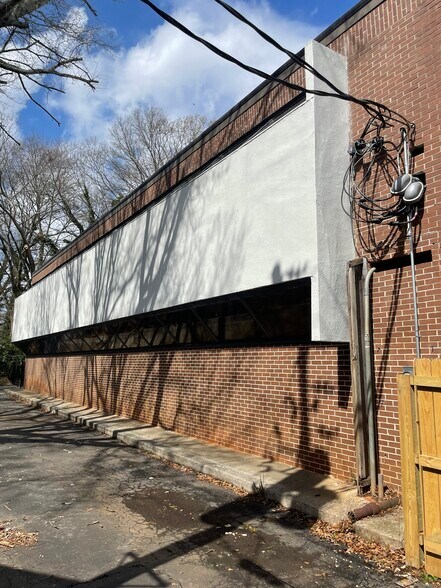 More Photos Of 2981 Church St, East Point Medical For Sale