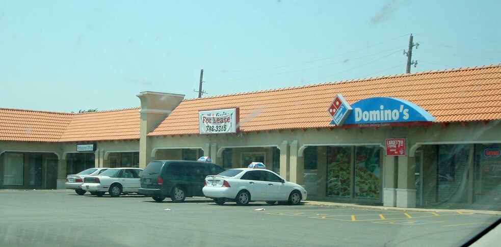 More Photos Of 2200-2234 W Houston St, Broken Arrow Unknown For Lease