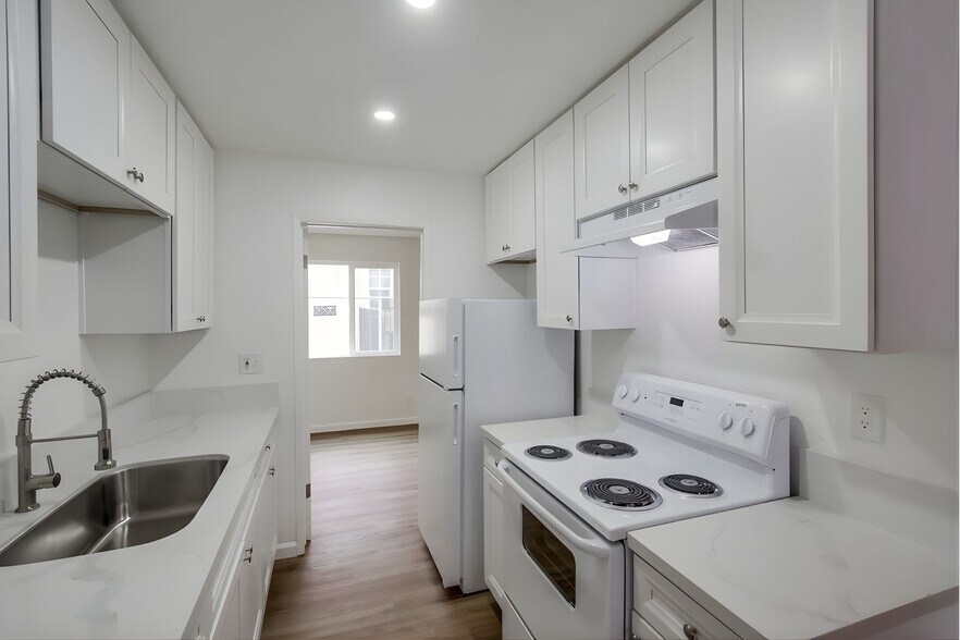 More Photos Of 3845-3855 Chamoune Ave, San Diego Apartments For Sale