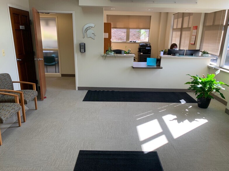 More Photos Of 3300 Eagle Run Dr NE, Grand Rapids Medical For Lease