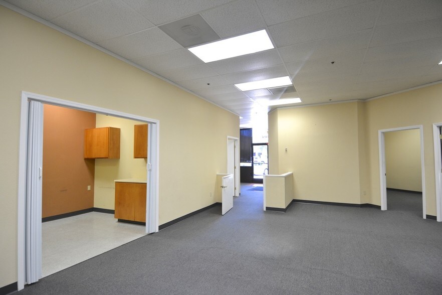 More Photos Of 11990 Heritage Oak Pl, Auburn Office For Lease