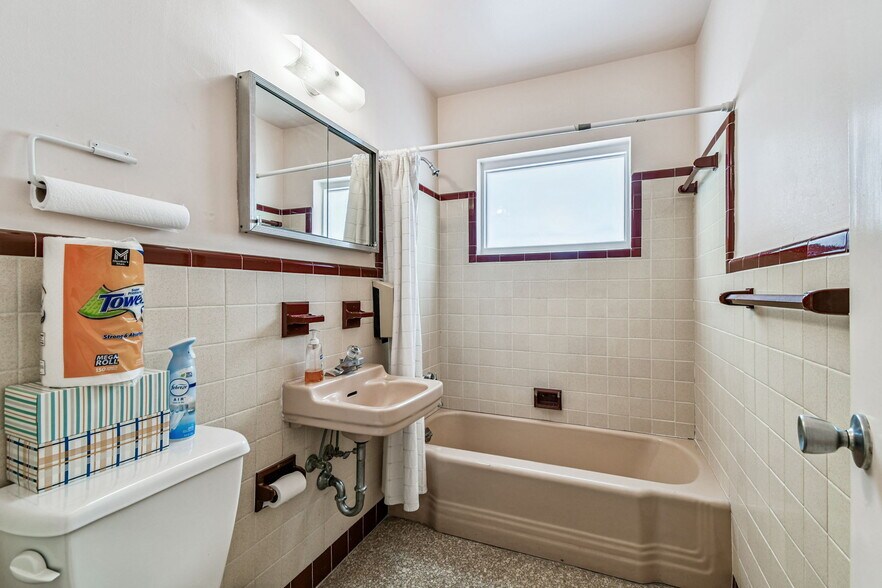 More Photos Of 321 S Lincoln Ave, Clearwater Medical For Sale