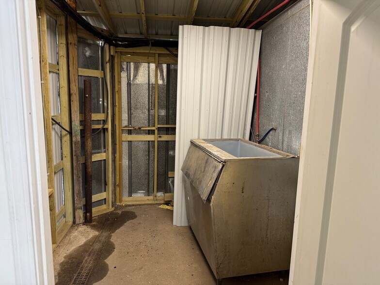 More Photos Of 3500 Monticello Avenue, Metairie Specialty For Lease