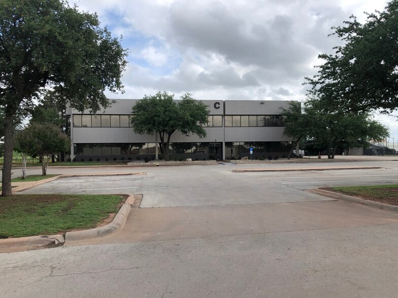 More Photos Of 209 S Danville Dr, Abilene Office For Lease