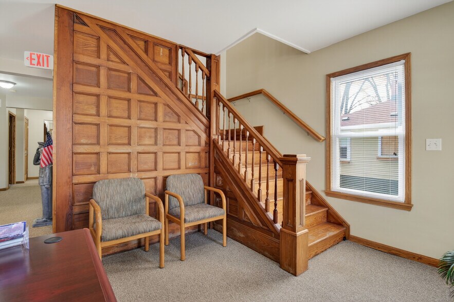 More Photos Of 175 2nd St, Belleville Office For Sale