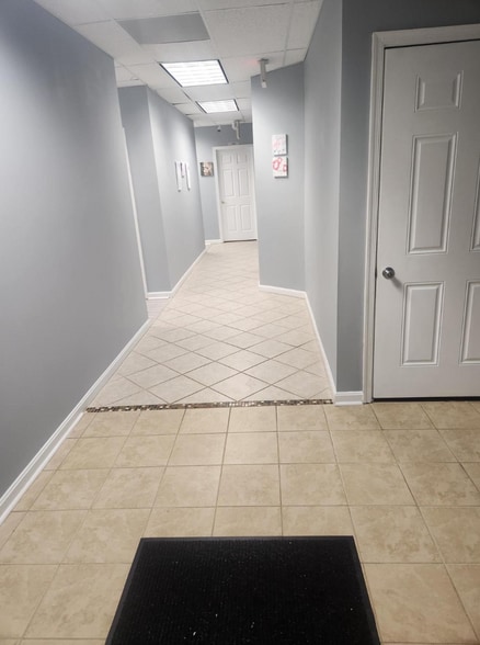 More Photos Of 22196 Three Notch Rd, Lexington Park Office For Lease