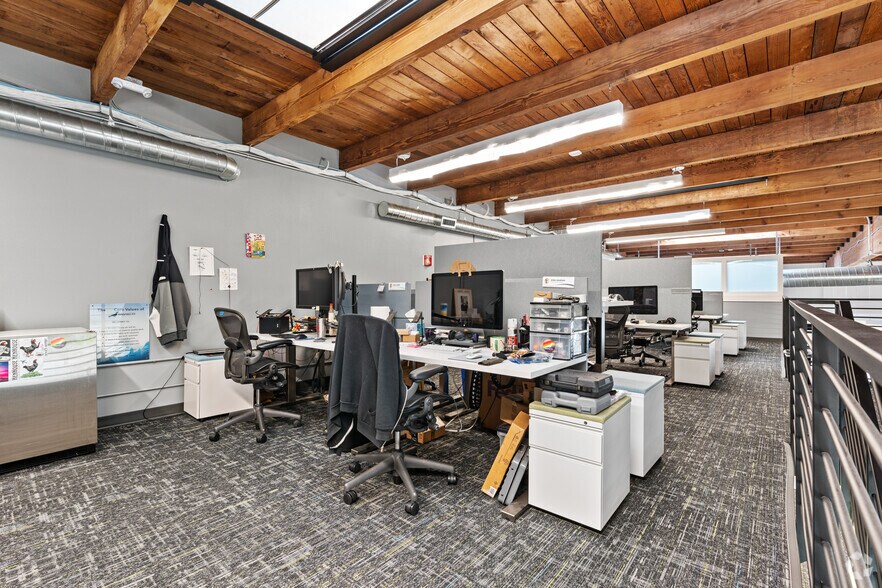More Photos Of 699 Veterans Blvd, Redwood City Office For Lease