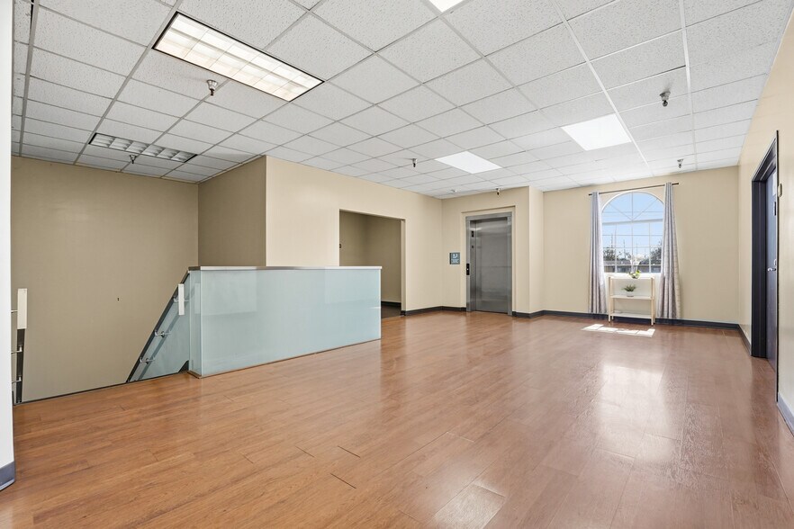 More Photos Of 902 N Grand Ave, Santa Ana Medical For Sale