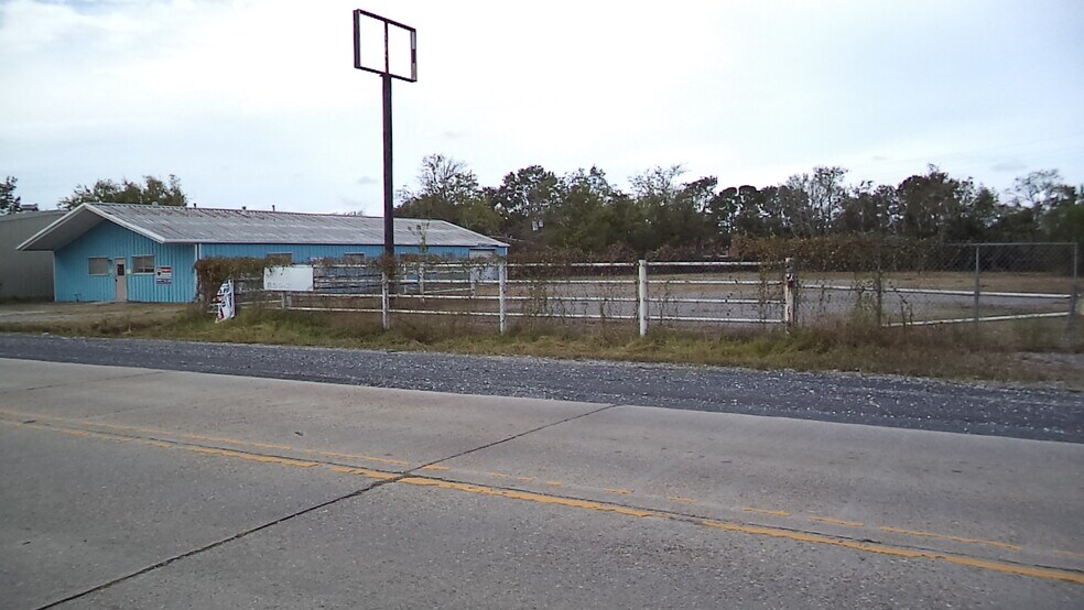 More Photos Of 217 Hollywood, Houma Industrial For Sale