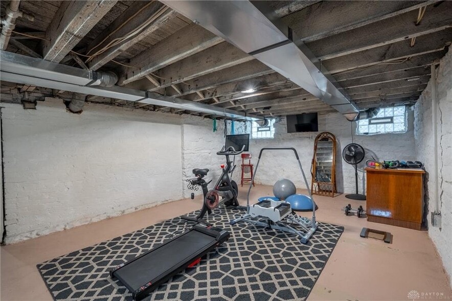 More Photos Of 324 Jones St, Dayton Office For Sale