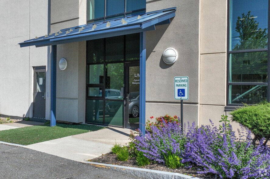 More Photos Of 34 Commerce Way, Woburn Research And Development For Lease