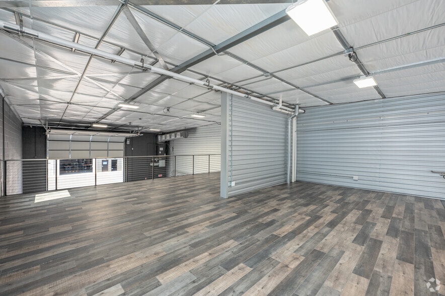 More Photos Of 4365 South Lee St, Buford Showroom For Lease