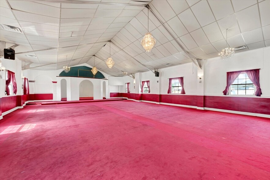 More Photos Of 2024 Gwynn Oak Ave, Baltimore Religious Facility For Sale