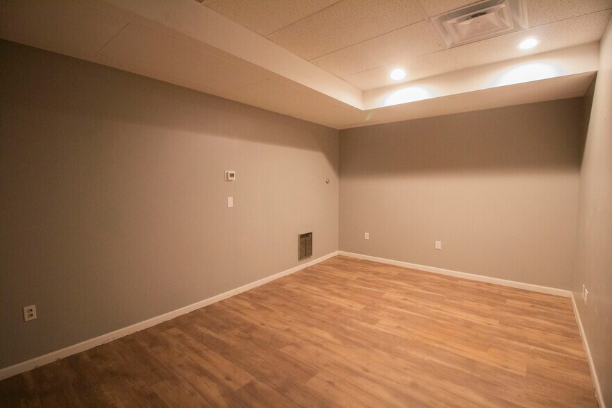 More Photos Of 108 S Main St, Plainwell Office Residential For Lease