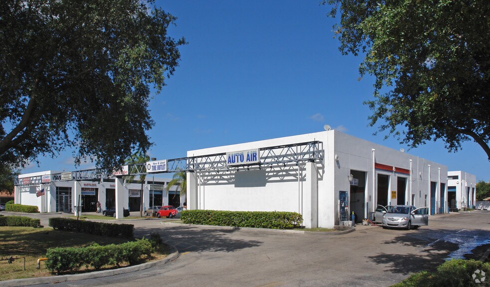 Primary Photo Of 2700-2780 N State Road 7, Lauderdale Lakes Auto Repair For Sale