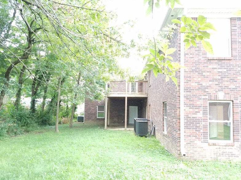 More Photos Of 7301 Fegenbush Ln, Louisville Office For Lease