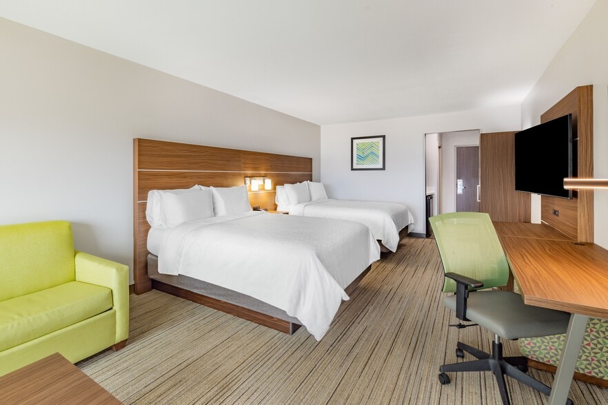 More Photos Of 905 O St, Lincoln Hotel For Sale
