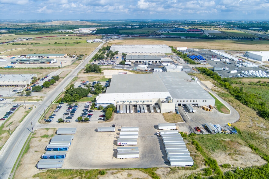 More Photos Of 10600 Fischer Rd, Von Ormy Warehouse For Sale