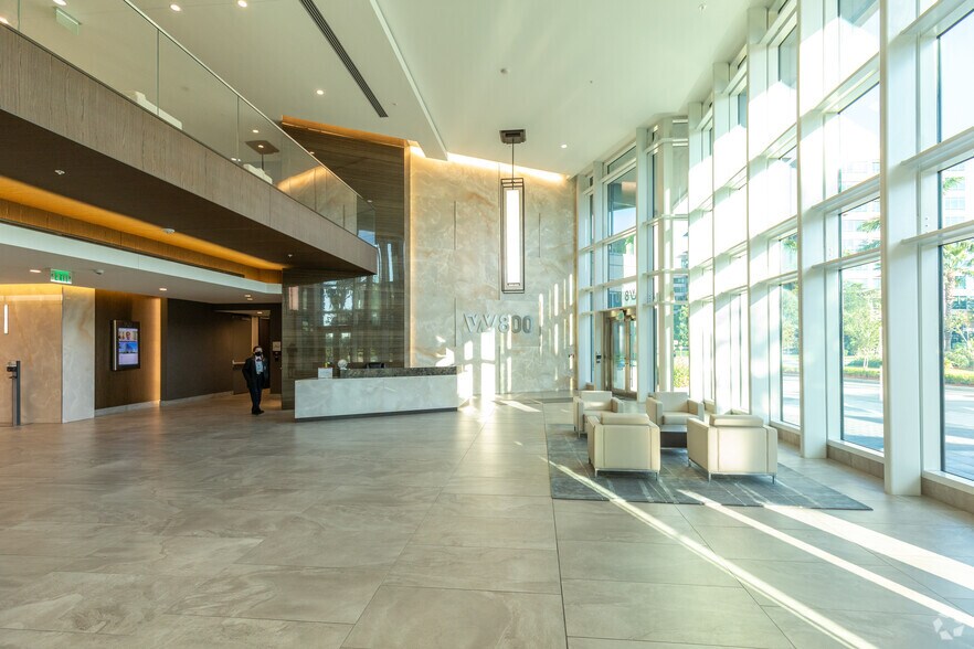 More Photos Of 800 Waterford Way, Miami Office For Lease