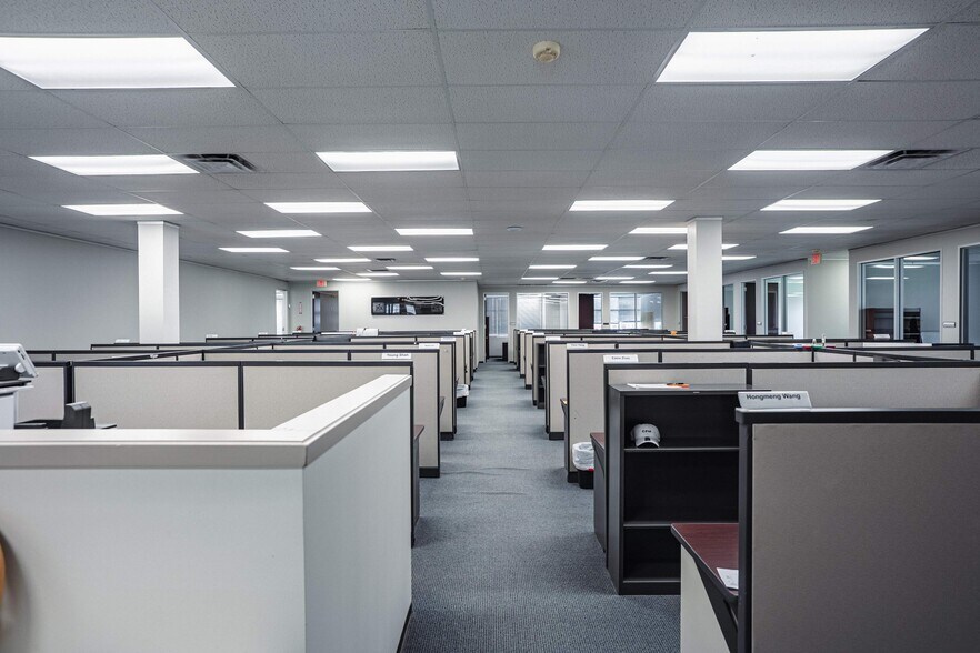 More Photos Of 15310 Park Row, Houston Office For Sale